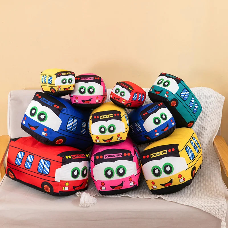 Lustiger farbenfroher Schul Bus als Kuschel Spielzeug
