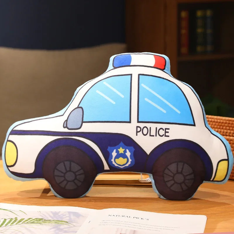 Spielerische Kuschelkissen mit Auto u. a. Motiven