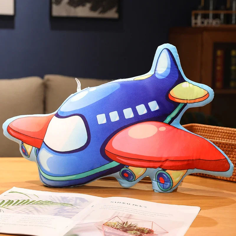 Spielerische Kuschelkissen mit Auto u. a. Motiven