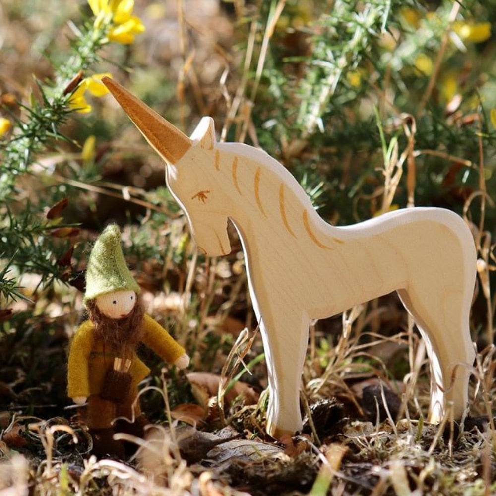 Einhorn Spielzeug aus Holz - in Schwarz oder Weiß